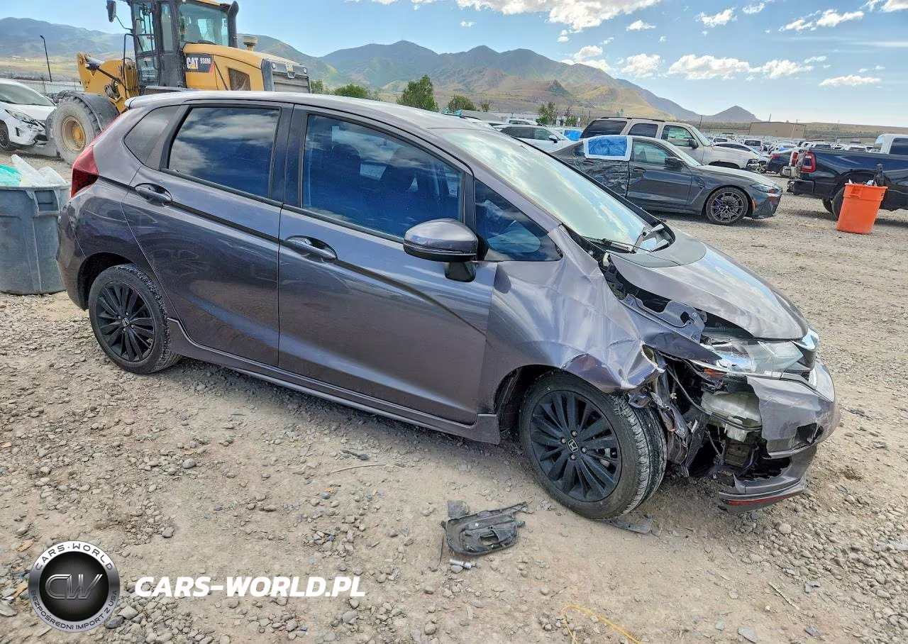 2018 Honda Fit Sport VIN:3HGGK5H65JM727276 - 4