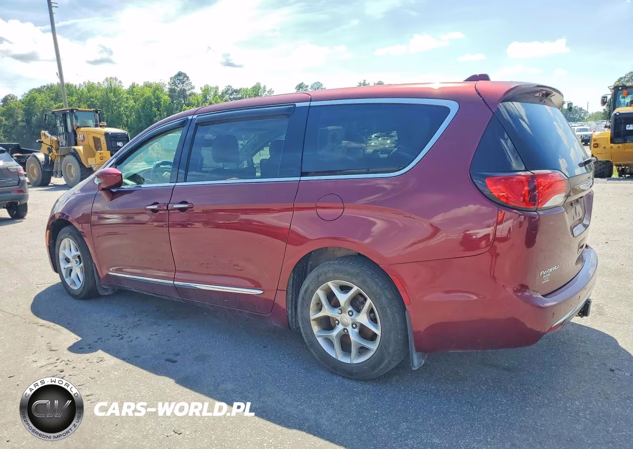2018 Chrysler Pacifica Touring L Plus VIN:2C4RC1EG9JR237586 - 2