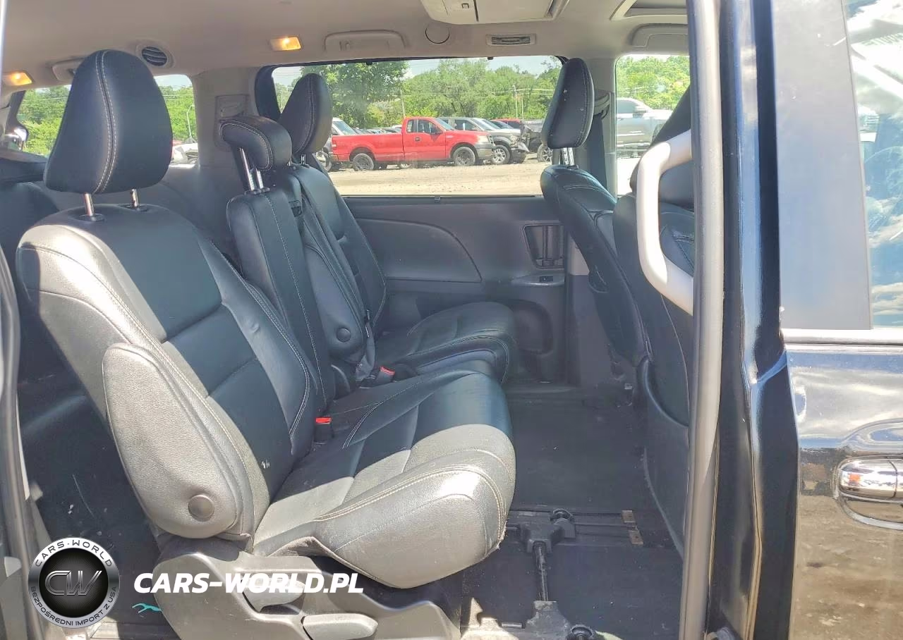 2018 Toyota Sienna Se Premium 8-Passenger VIN:5TDXZ3DC7JS949294 - 11
