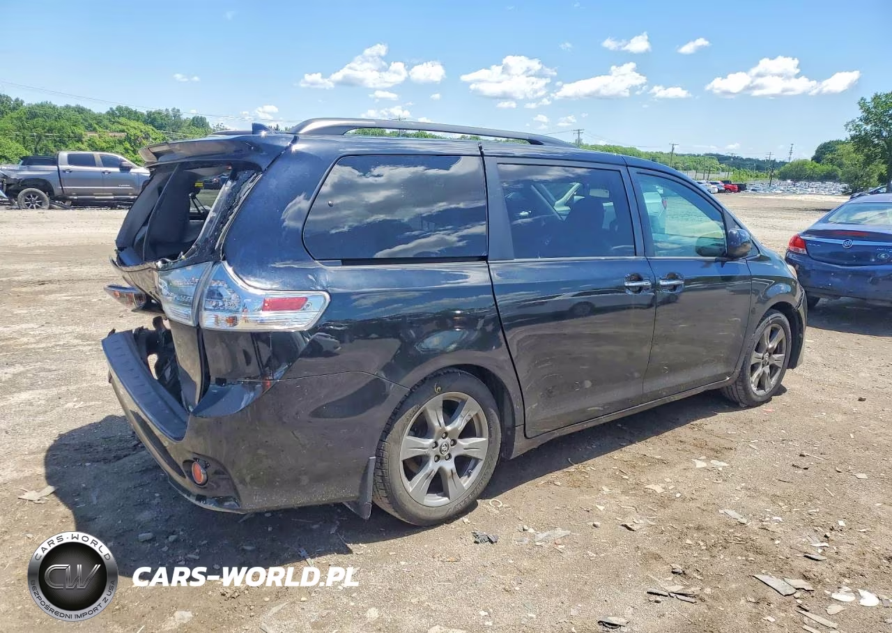 2018 Toyota Sienna Se Premium 8-Passenger VIN:5TDXZ3DC7JS949294 - 3