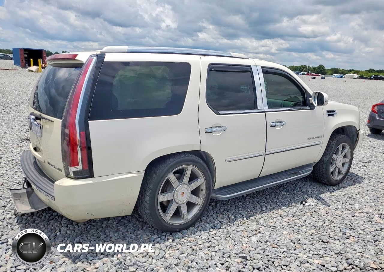 2008 Cadillac Escalade Luxury VIN:1GYEC63888R100933 - 3