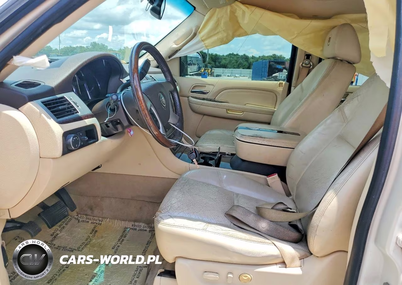 2008 Cadillac Escalade Luxury VIN:1GYEC63888R100933 - 7