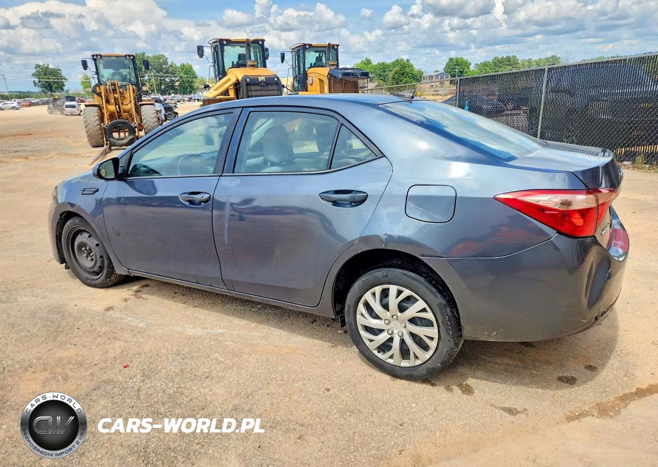 2018 Toyota Corolla Le VIN:5YFBURHEXJP749672 - 2