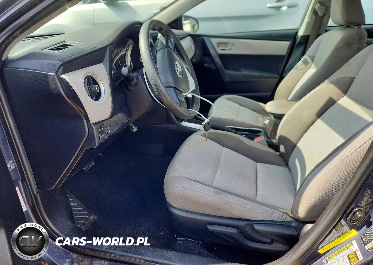 2018 Toyota Corolla Le VIN:5YFBURHEXJP749672 - 7