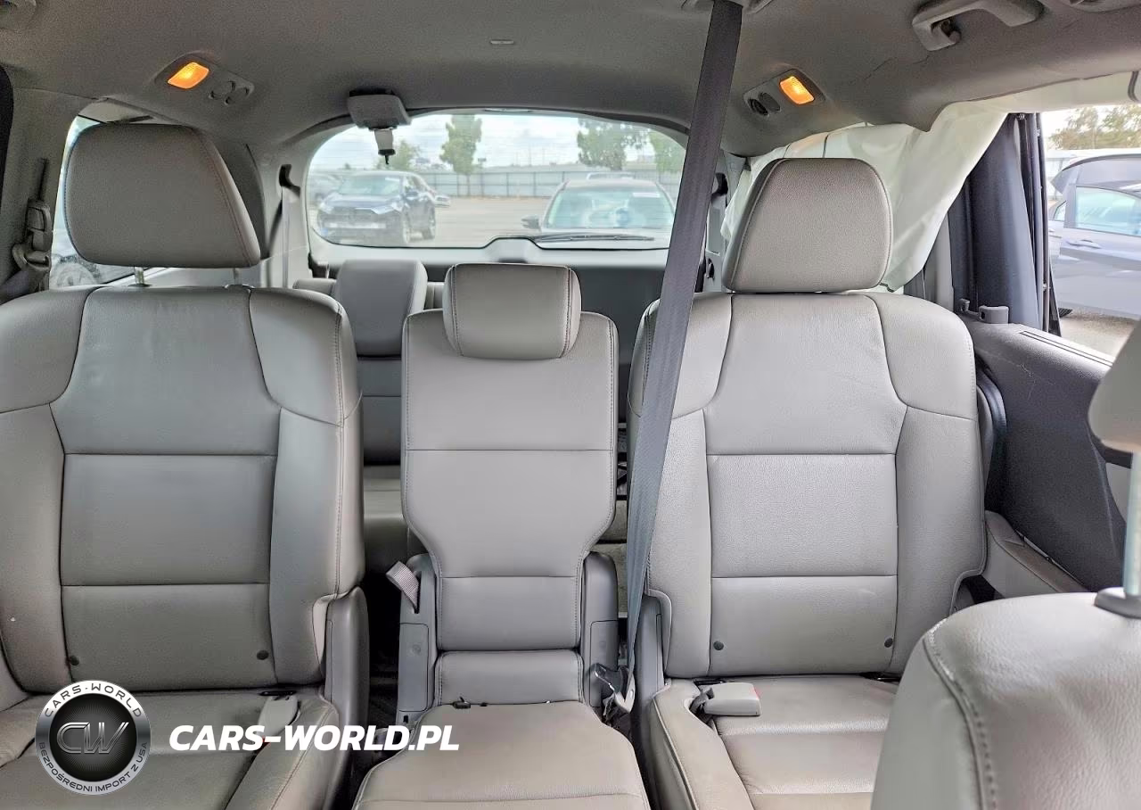 2016 Honda Odyssey Touring VIN:5FNRL5H91GB167168 - 10