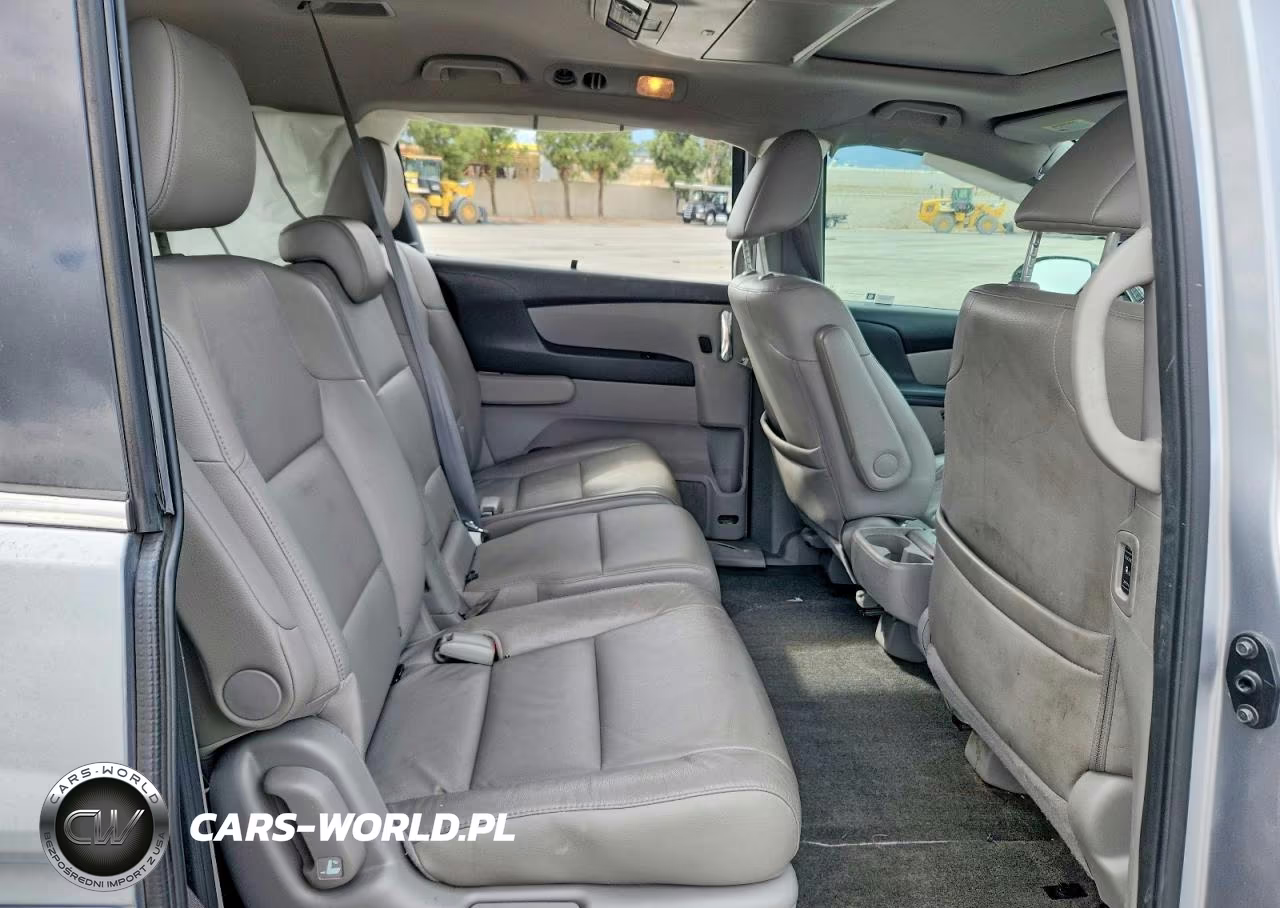 2016 Honda Odyssey Touring VIN:5FNRL5H91GB167168 - 11