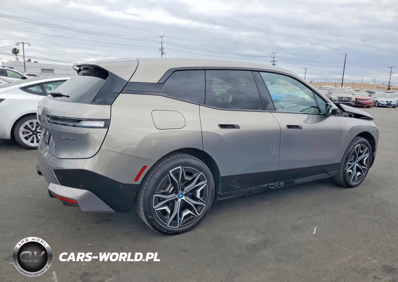 2024 BMW Ix xDrive50 VIN:WB523CF08RCP61875 - 3