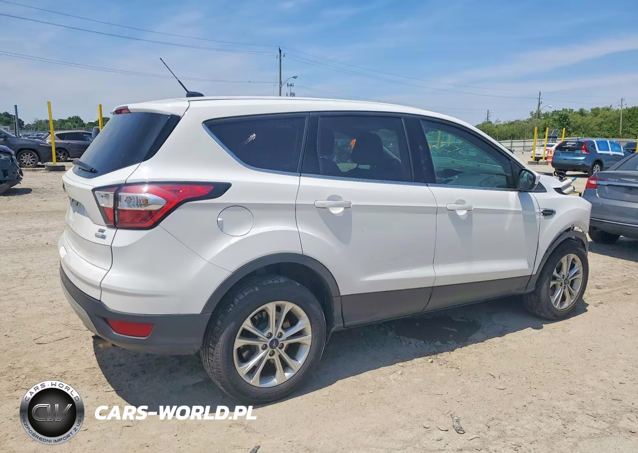 2017 Ford Escape Se VIN:1FMCU9GD3HUA23979 - 3