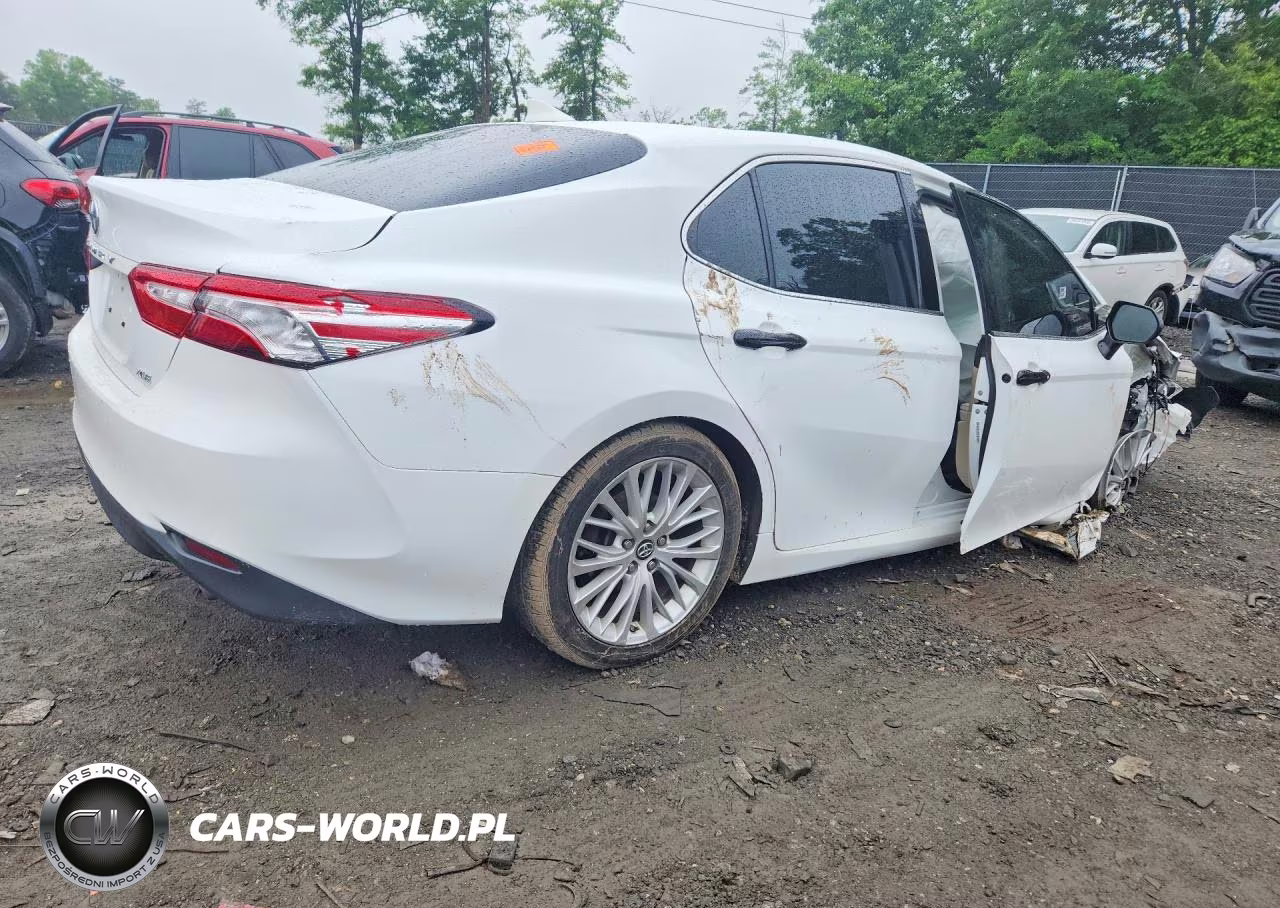 2019 Toyota Camry Xle VIN:4T1B11HK9KU767791 - 3