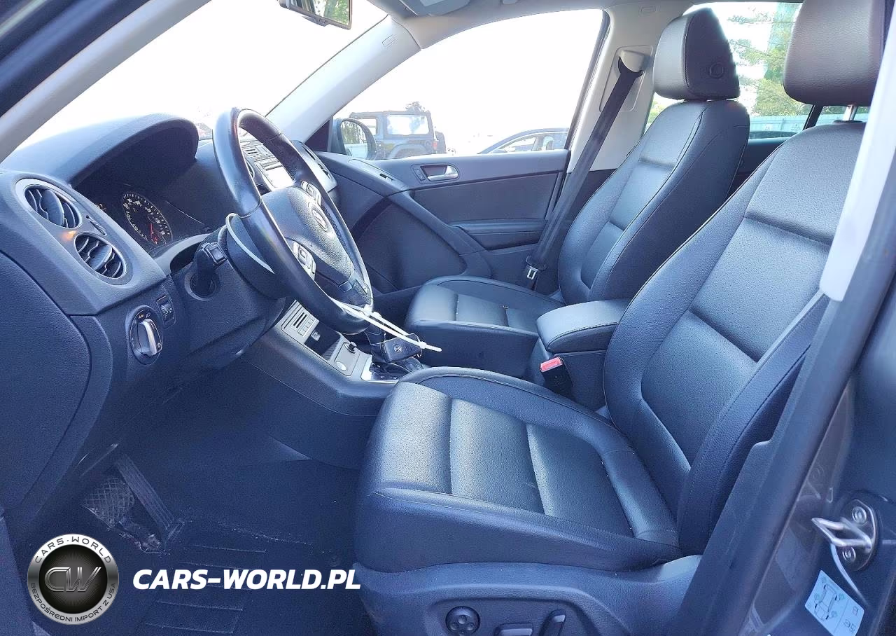 2016 Volkswagen Tiguan S-Se-Sel-R-Line VIN:WVGBV7AX0GW616198 - 7