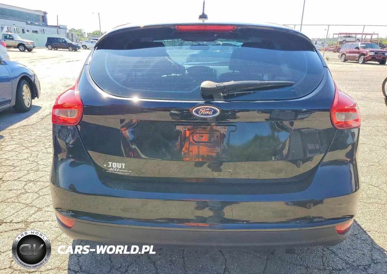 2016 Ford Focus Se VIN:1FADP3K26GL270135 - 6