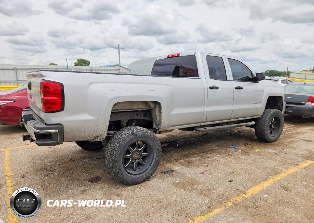 2015 Chevrolet Silverado K2500 Heavy Duty VIN:1GC2KUEG9FZ517835 - 3