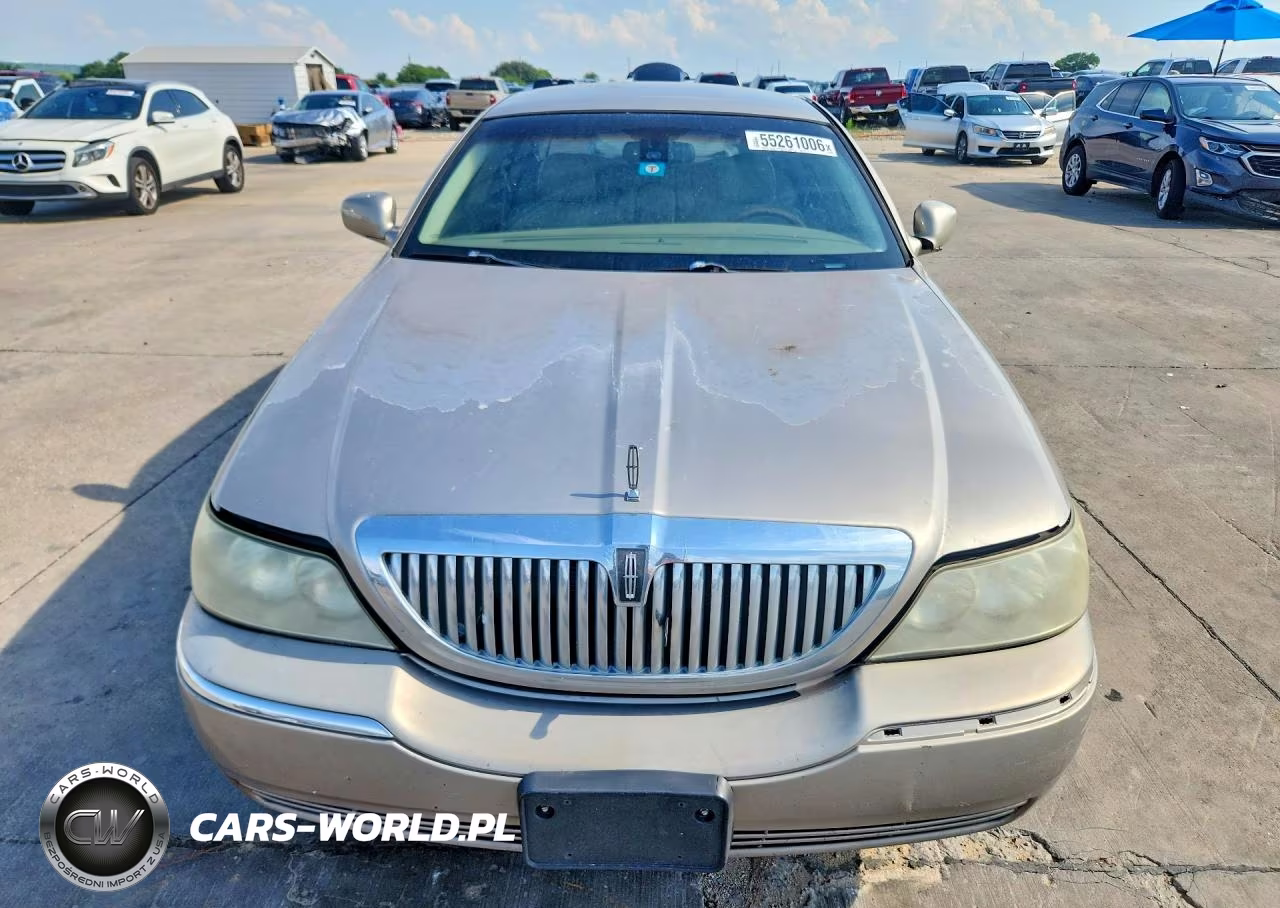 2003 Lincoln Town Car Signature VIN:1LNHM82W73Y617873 - 5