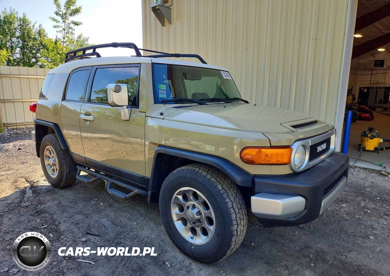 2011 Toyota Fj Cruiser Base VIN:JTEZU4BF4BK011672 - 4