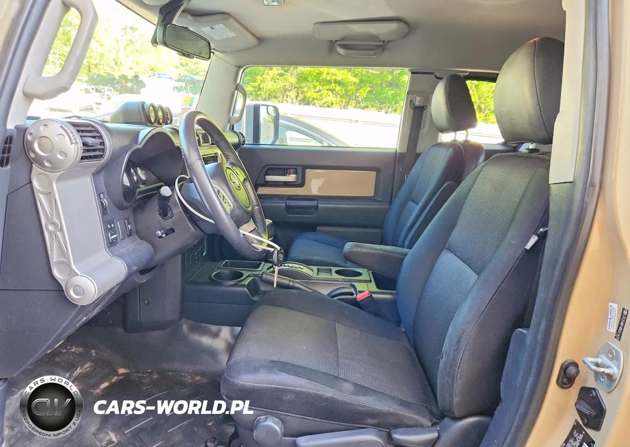 2011 Toyota Fj Cruiser Base VIN:JTEZU4BF4BK011672 - 7