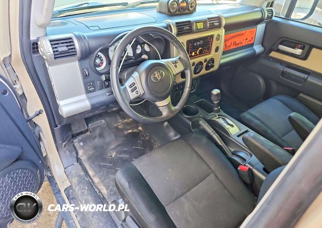 2011 Toyota Fj Cruiser Base VIN:JTEZU4BF4BK011672 - 8