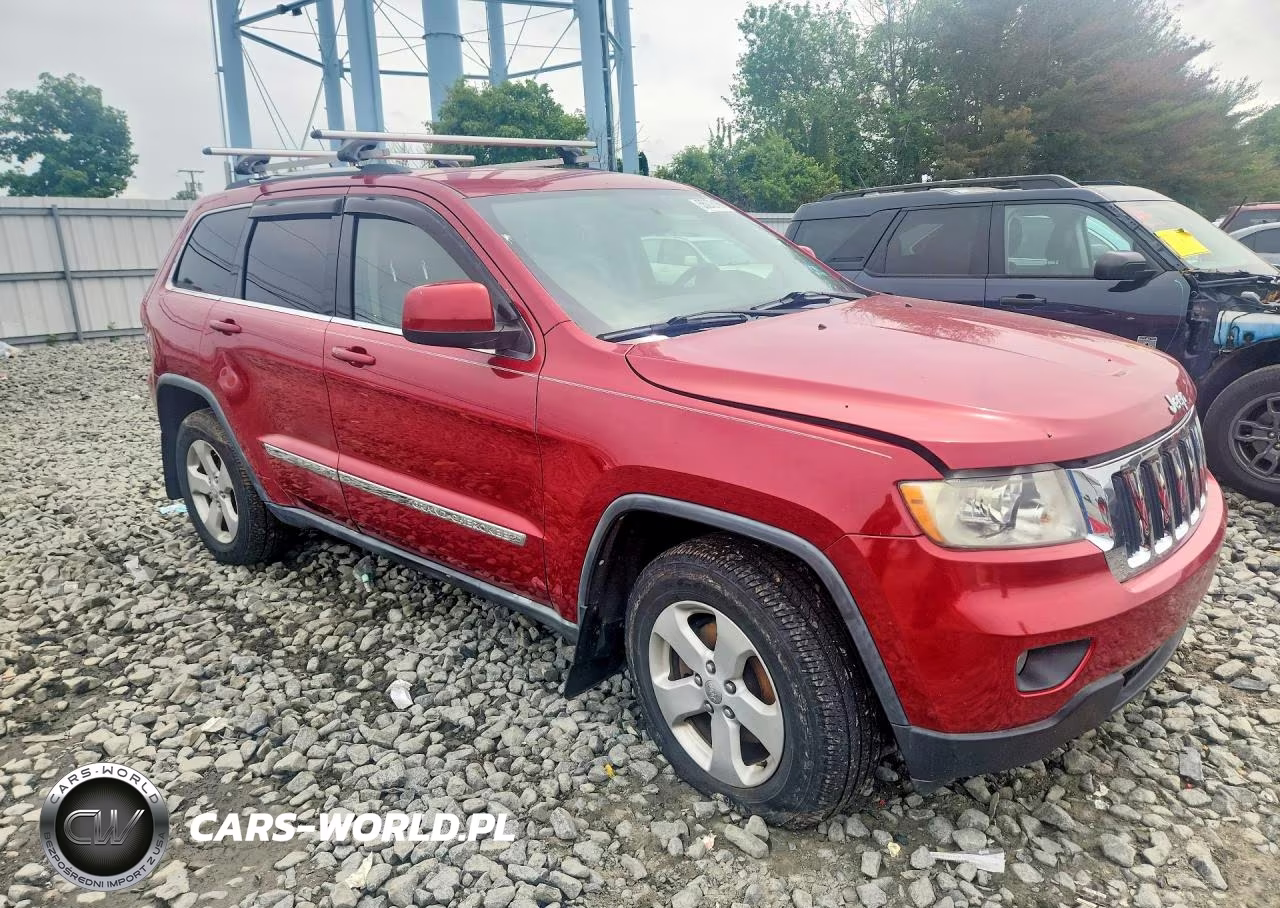 2011 Jeep Grand Cherokee Laredo VIN:1J4RR4GT4BC525823 - 4