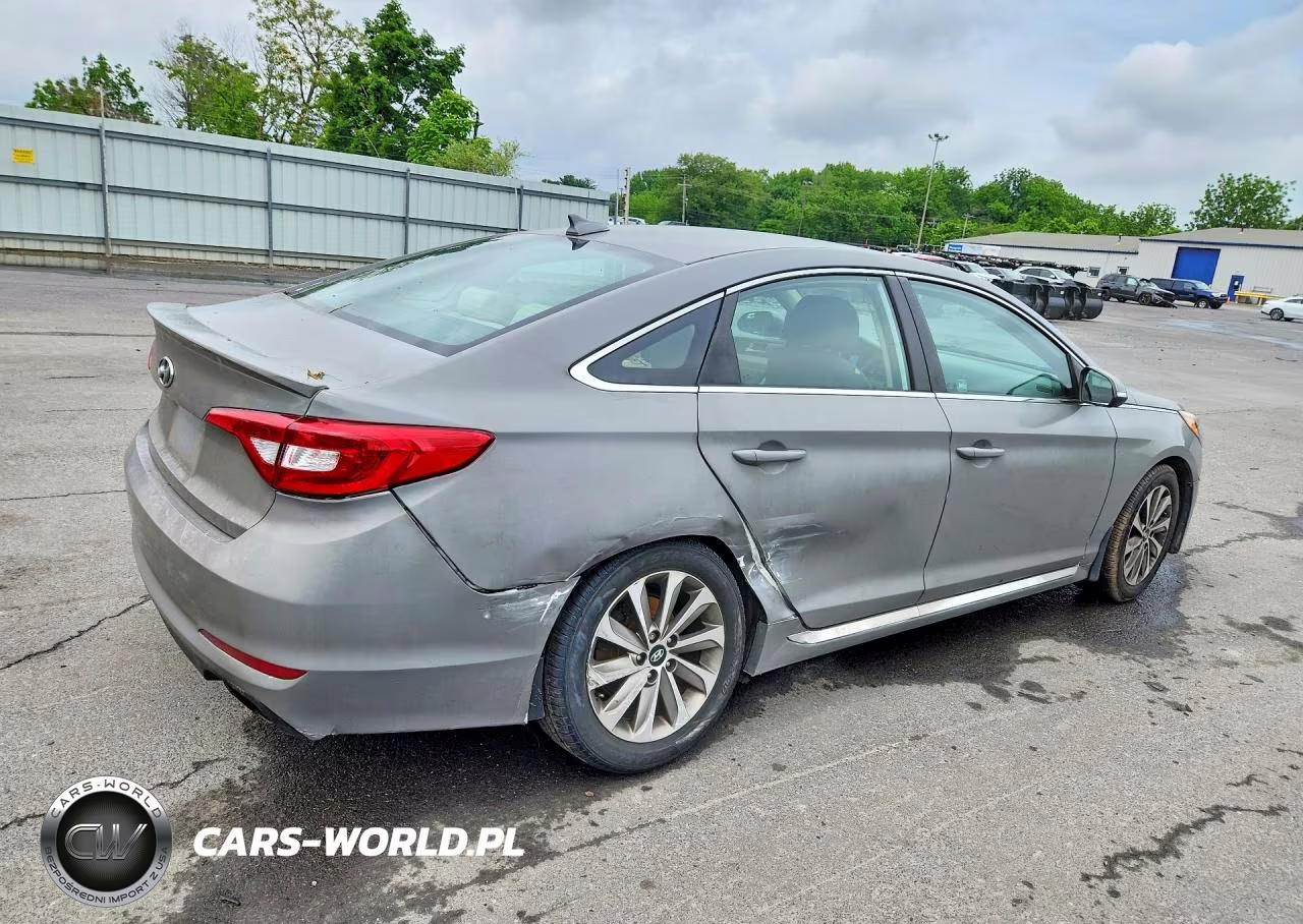 2016 Hyundai Sonata Sport VIN:5NPE34AF4GH435401 - 3
