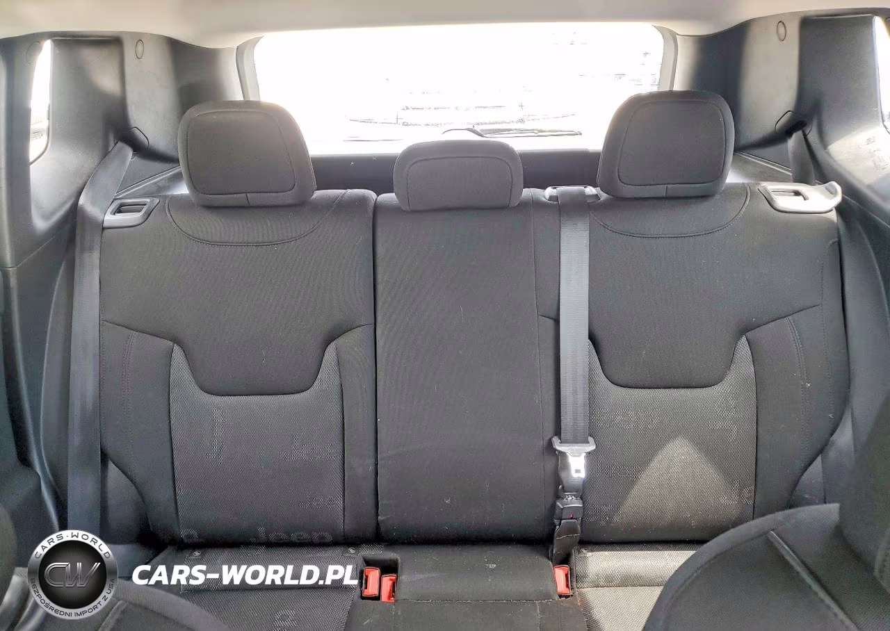 2016 Jeep Renegade Sport VIN:ZACCJBAT0GPC97175 - 10