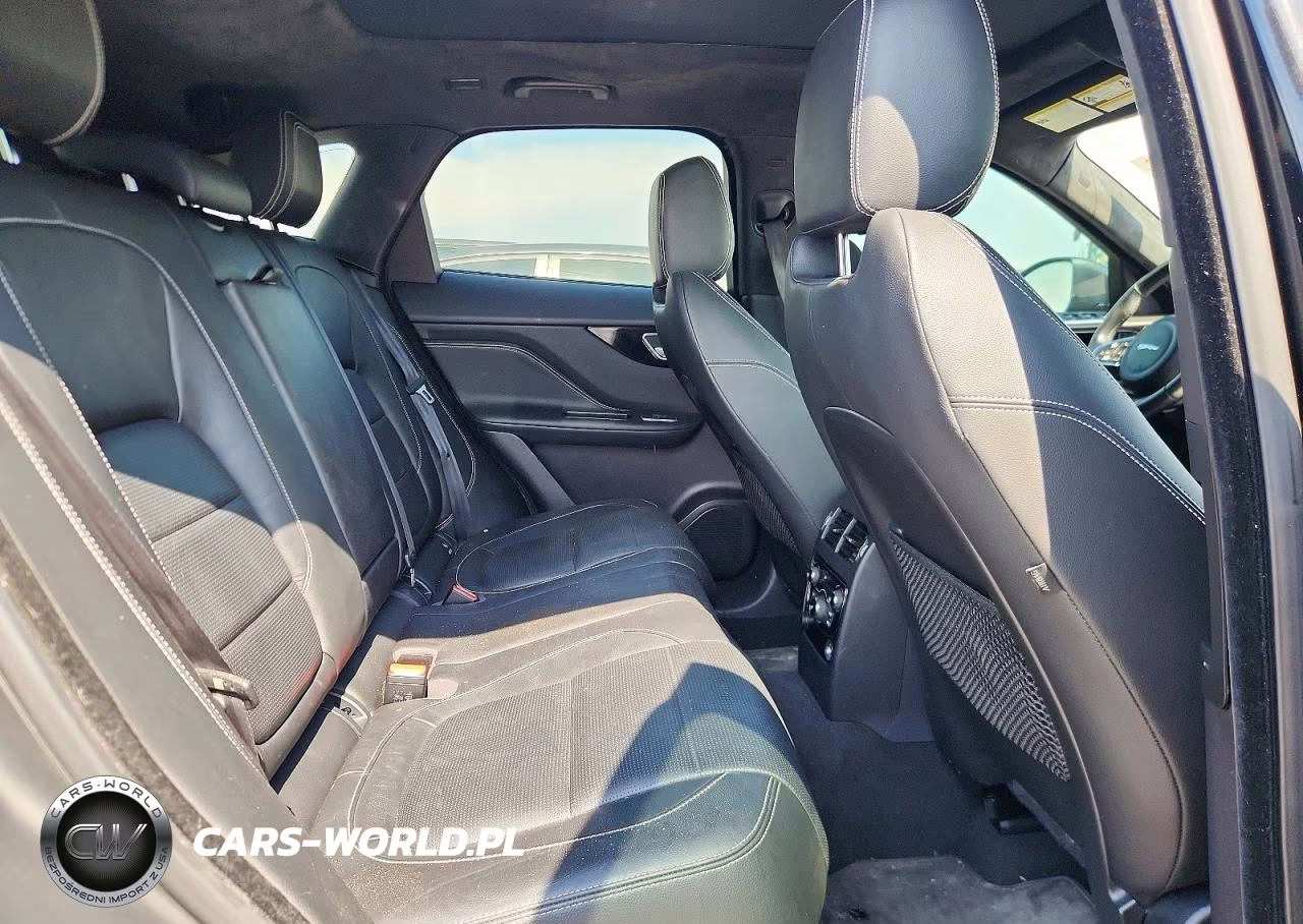 2017 Jaguar F-Pace R - Sport VIN:SADCL2BV3HA058087 - 10