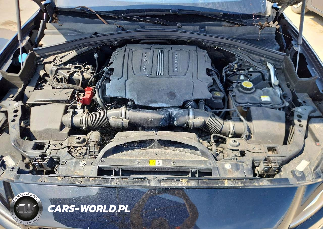 2017 Jaguar F-Pace R - Sport VIN:SADCL2BV3HA058087 - 11