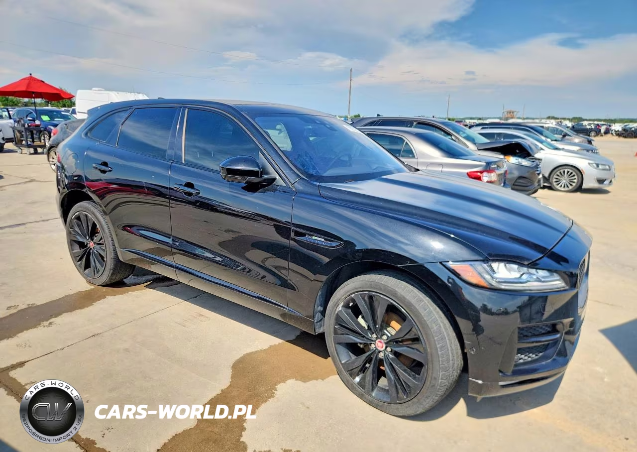 2017 Jaguar F-Pace R - Sport VIN:SADCL2BV3HA058087 - 4