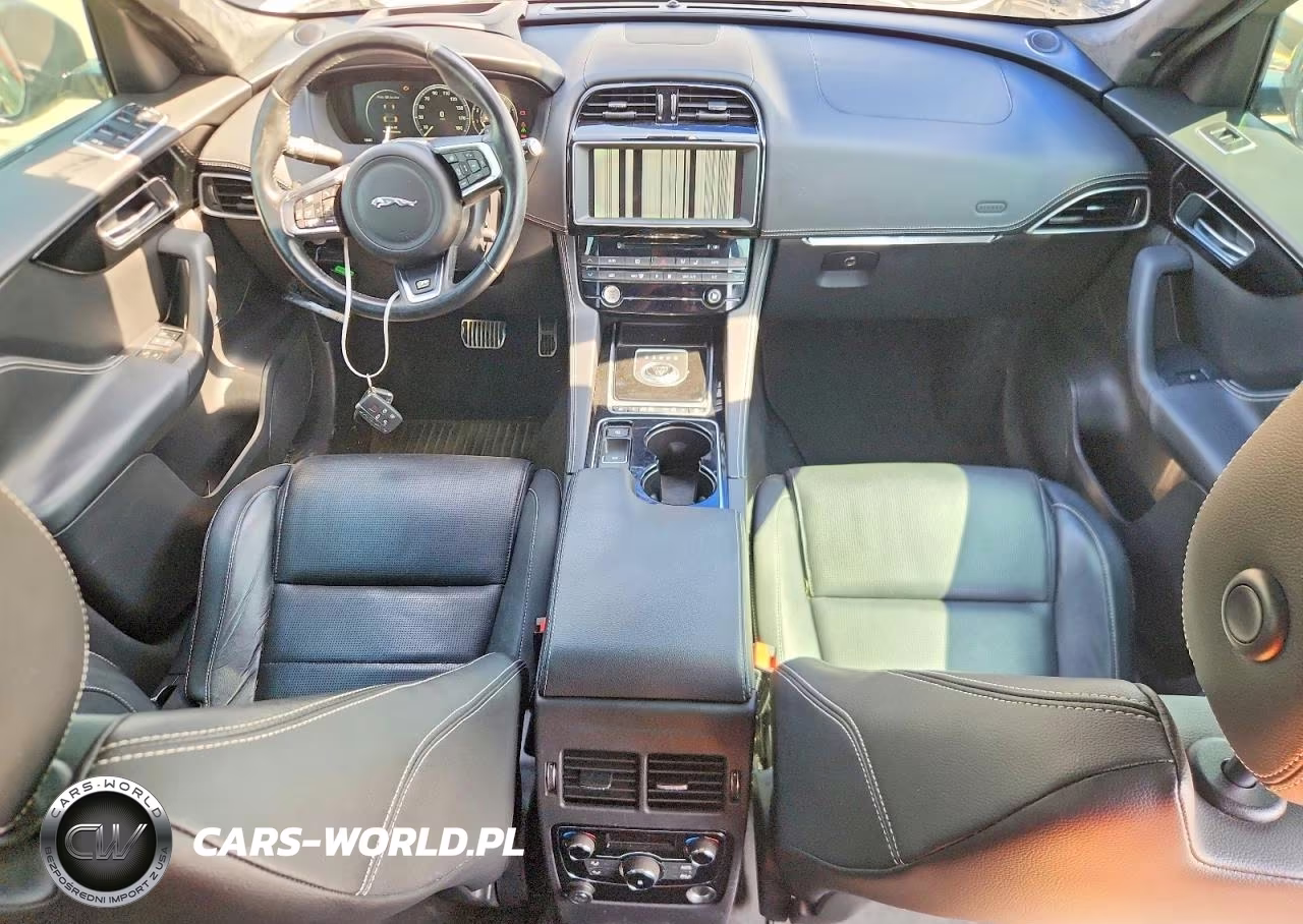 2017 Jaguar F-Pace R - Sport VIN:SADCL2BV3HA058087 - 8