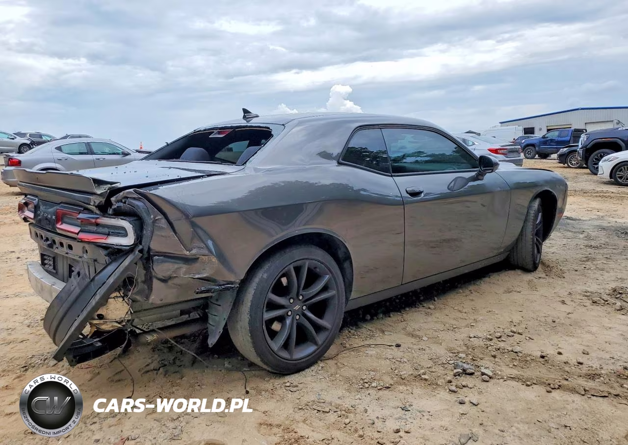 2018 Dodge Challenger Sxt VIN:2C3CDZAG5JH131606 - 3