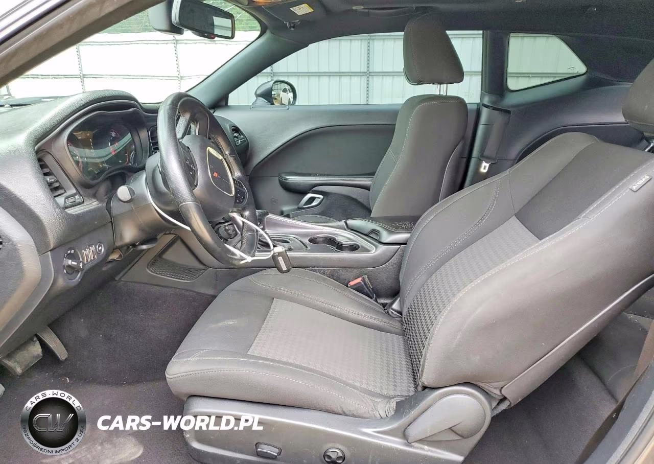 2018 Dodge Challenger Sxt VIN:2C3CDZAG5JH131606 - 7