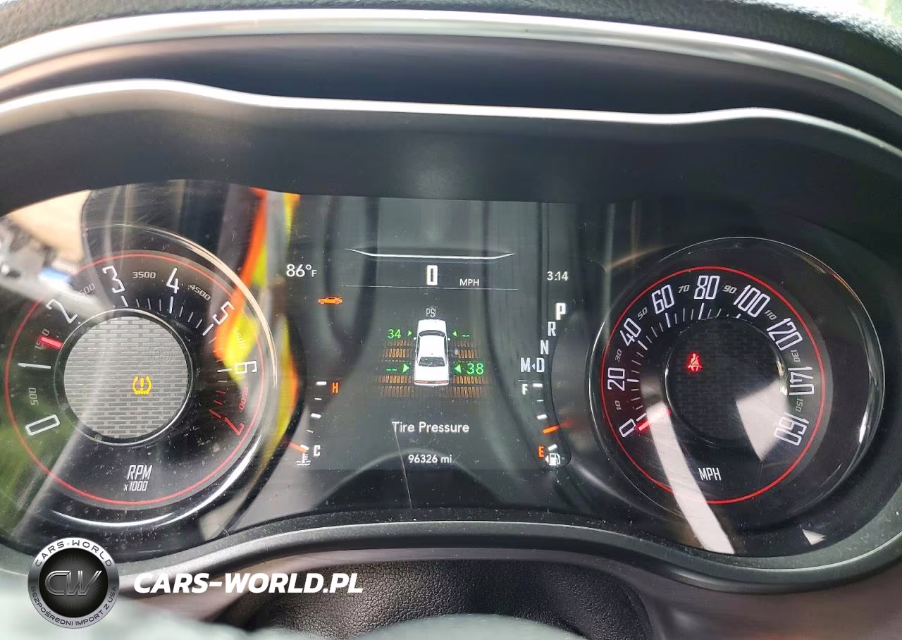 2018 Dodge Challenger Sxt VIN:2C3CDZAG5JH131606 - 9