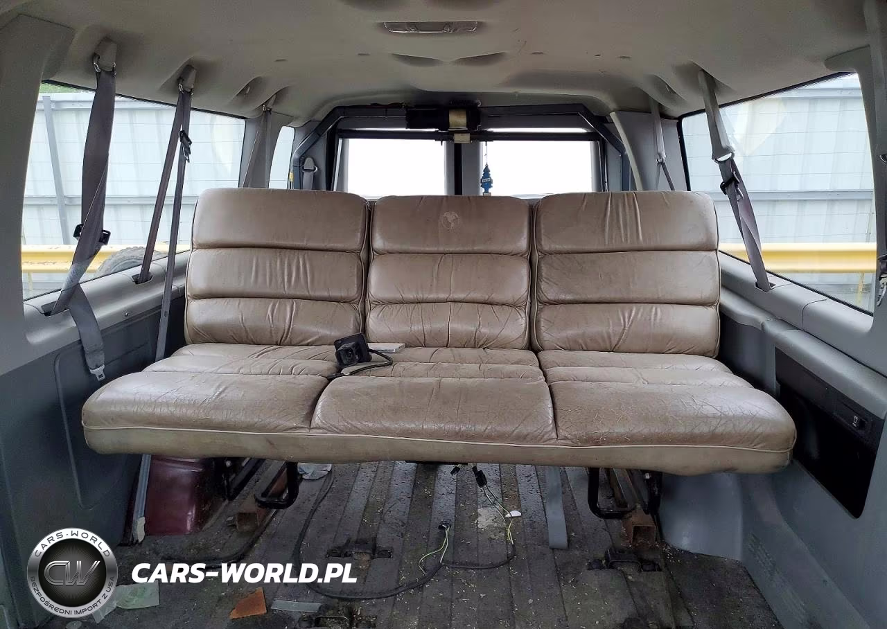 2013 Ford E-350 VIN:1FBSS31L57DB34989 - 10