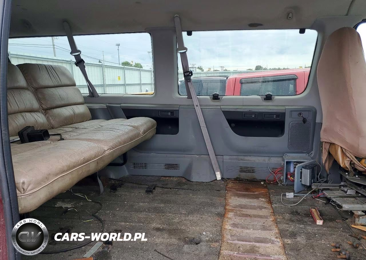 2013 Ford E-350 VIN:1FBSS31L57DB34989 - 11