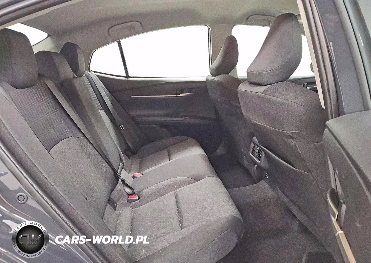 2026 Toyota Camry Le VIN:4T1DAACK1TU257288 - 10