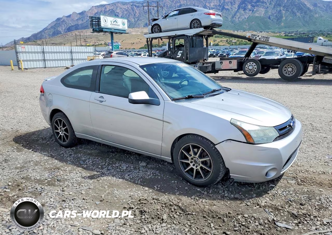 2010 Ford Focus Se VIN:1FAHP3CN5AW130402 - 4