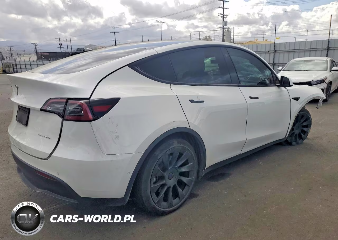 2021 Tesla Model Y VIN:5YJYGDEE2MF231368 - 3