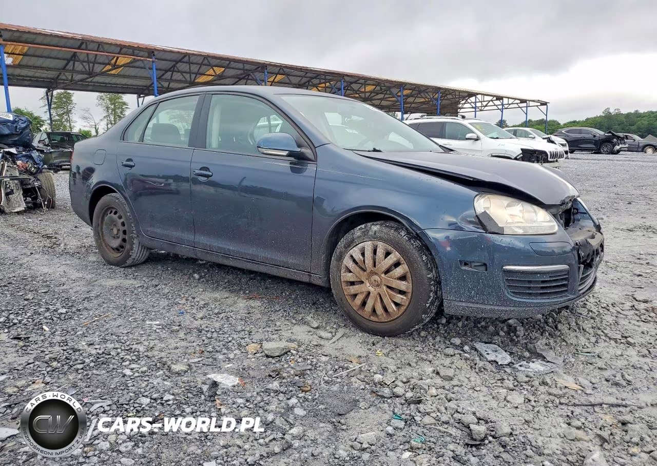 2010 Volkswagen Jetta S VIN:3VWJX7AJ4AM097294 - 4