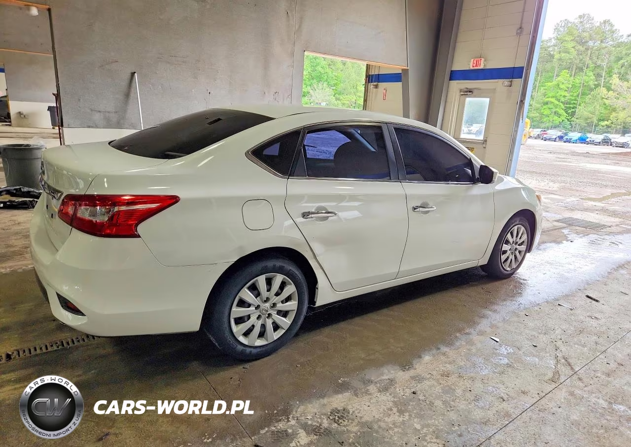 2018 Nissan Sentra S VIN:3N1AB7AP6JY309212 - 3