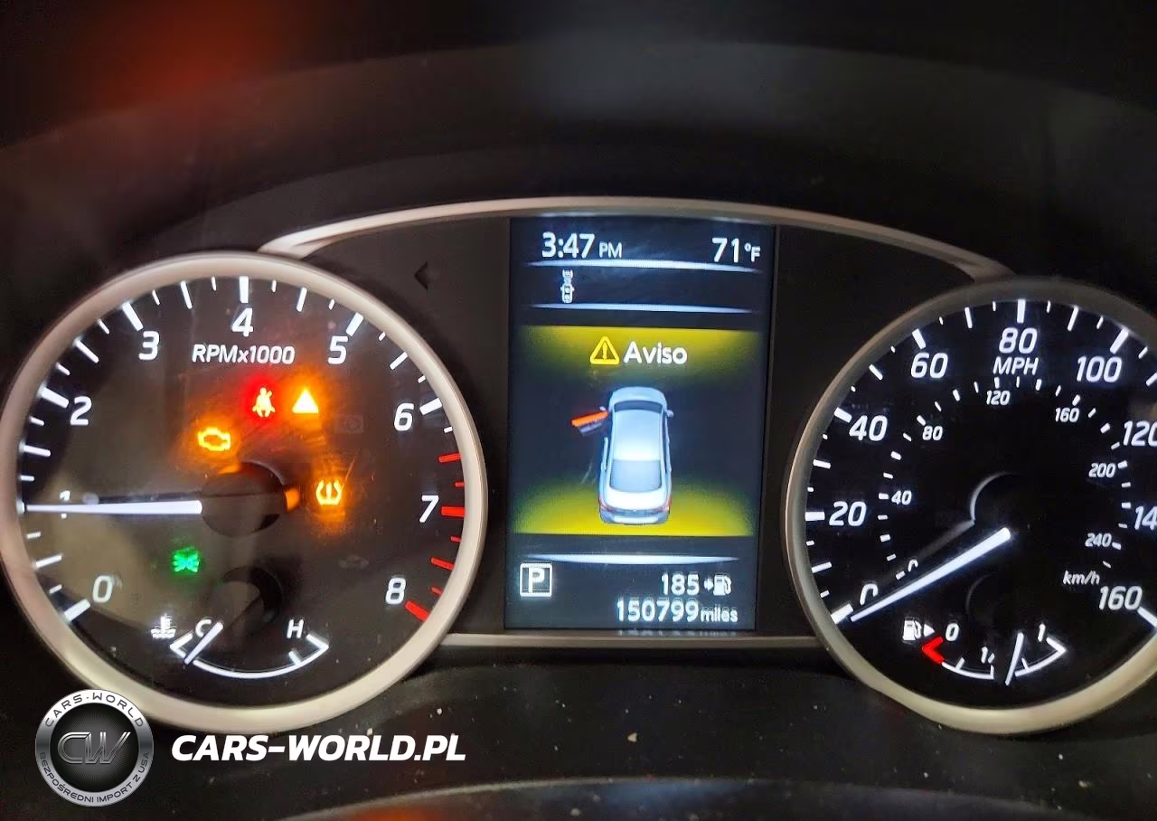 2018 Nissan Sentra S VIN:3N1AB7AP6JY309212 - 9