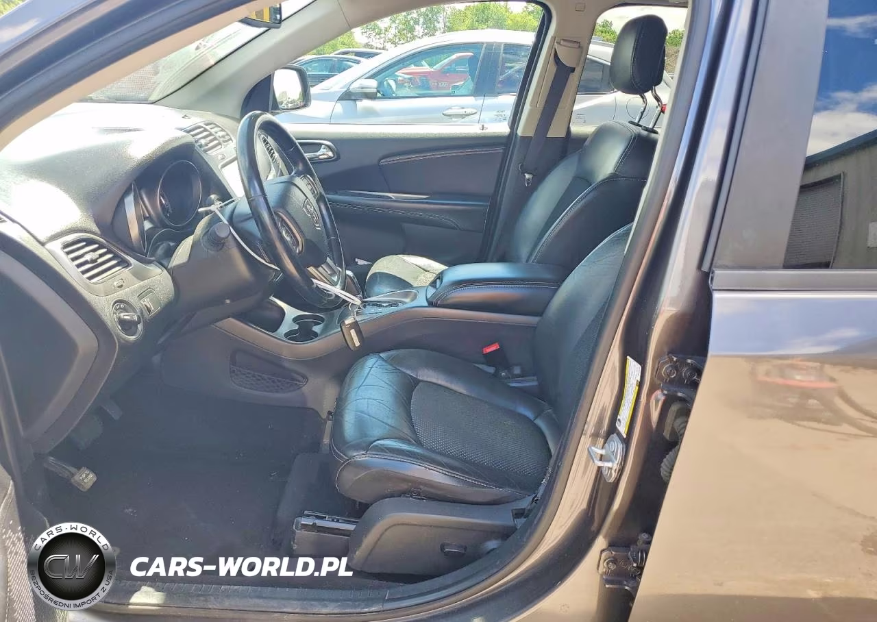 2019 Dodge Journey Crossroad VIN:3C4PDDGG4KT834078 - 7
