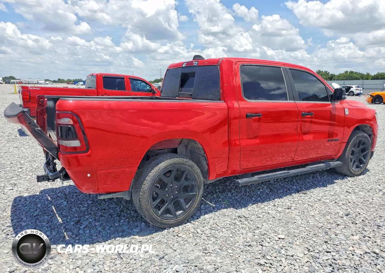 2024 Ram 1500 Laramie VIN:1C6SRFJT5RN234541 - 3