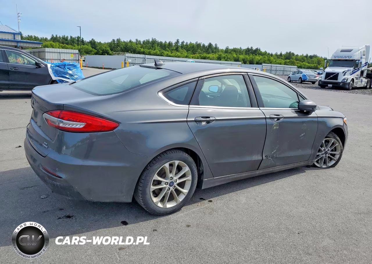 2020 Ford Fusion Se VIN:3FA6P0LU9LR100810 - 3