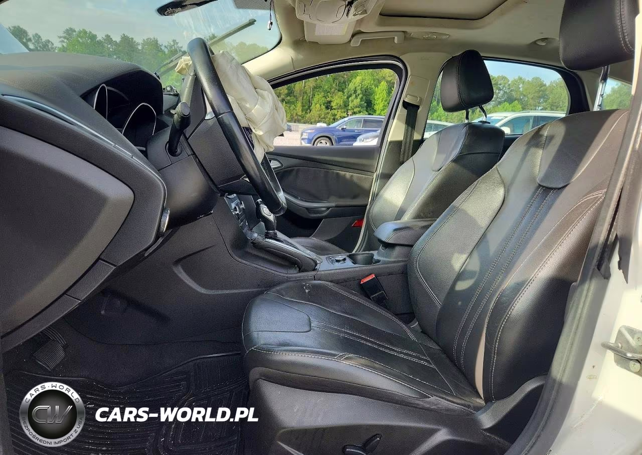 2012 Ford Focus Titanium VIN:1FAHP3N26CL327456 - 7