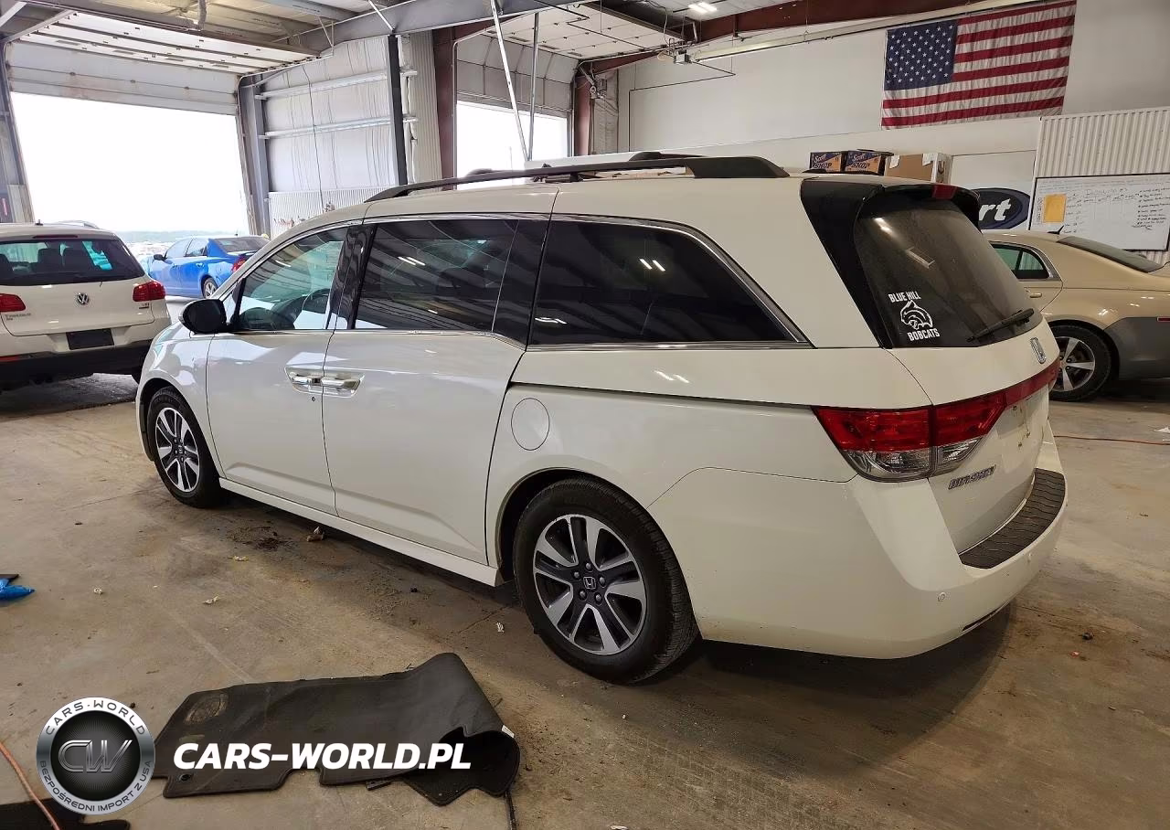 2015 Honda Odyssey Touring VIN:5FNRL5H92FB121931 - 2