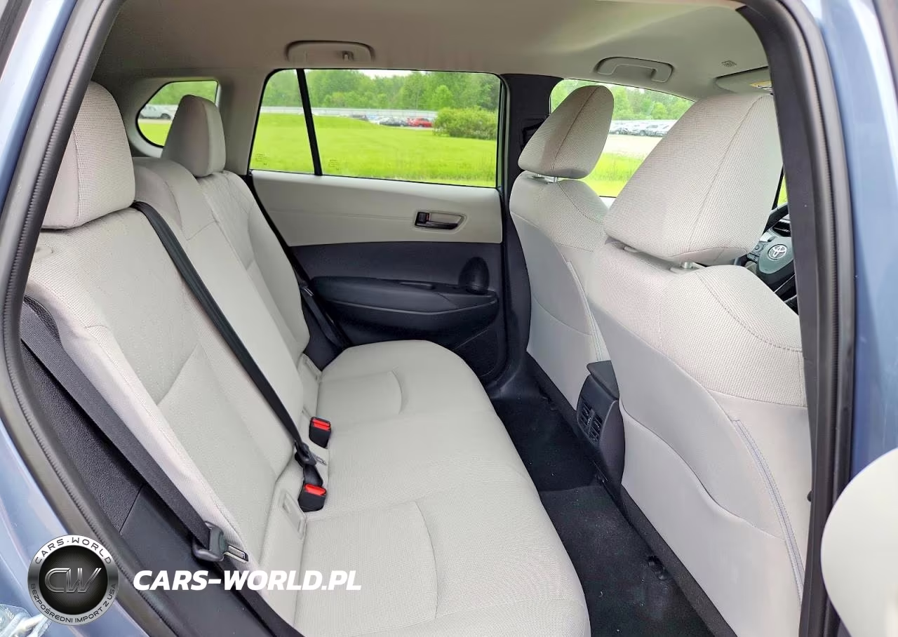 2022 Toyota Corolla Cross Le VIN:7MUCAABGXNV028957 - 11