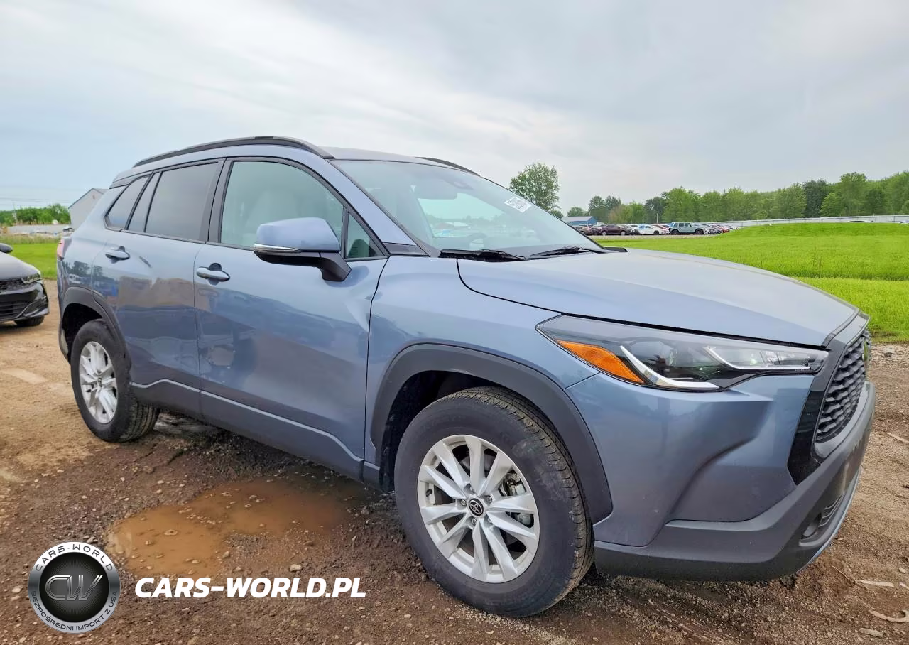 2022 Toyota Corolla Cross Le VIN:7MUCAABGXNV028957 - 4