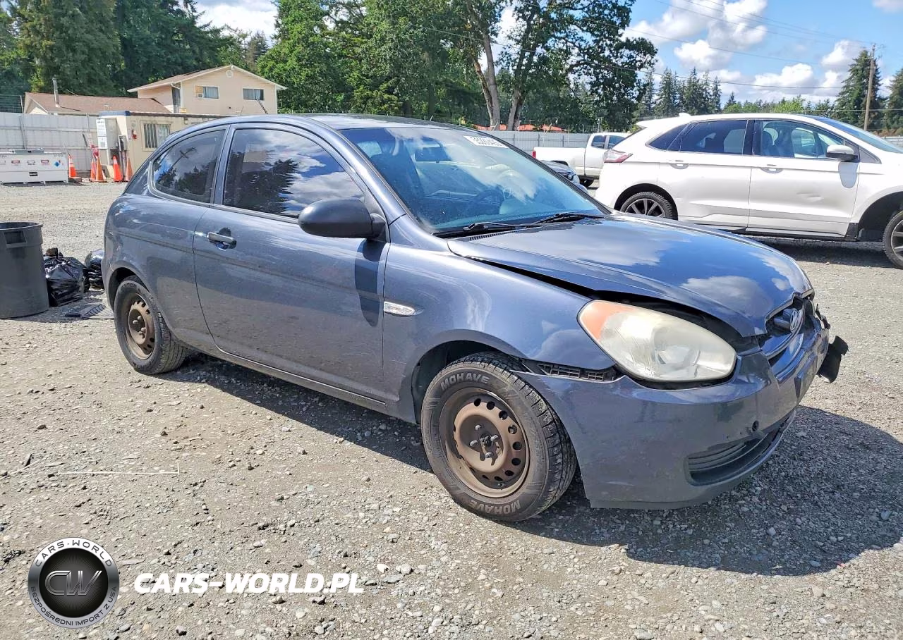 2008 Hyundai Accent Gs VIN:KMHCM36C68U097970 - 4
