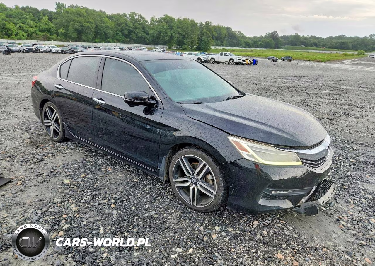 2016 Honda Accord Touring VIN:1HGCR3F92GA031220 - 4