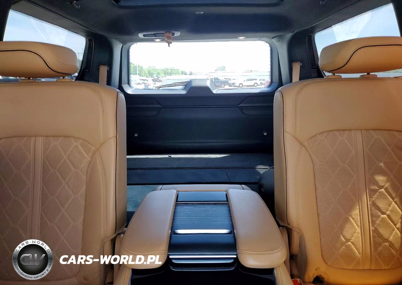 2024 Jeep Grand Wagoneer Series Iii VIN:1C4SJVGPXRS113719 - 10