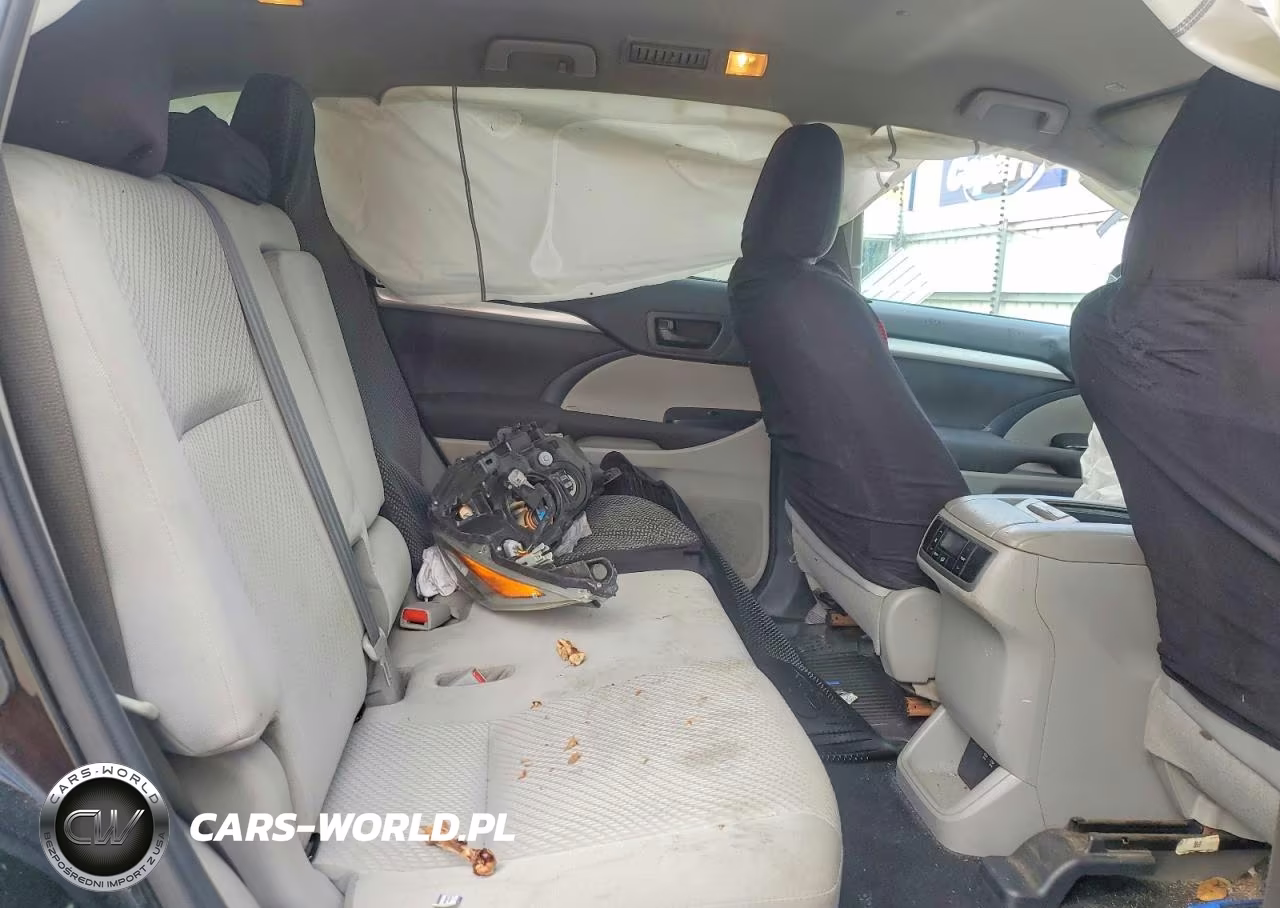 2019 Toyota Highlander Le VIN:5TDZARFH6KS060337 - 11