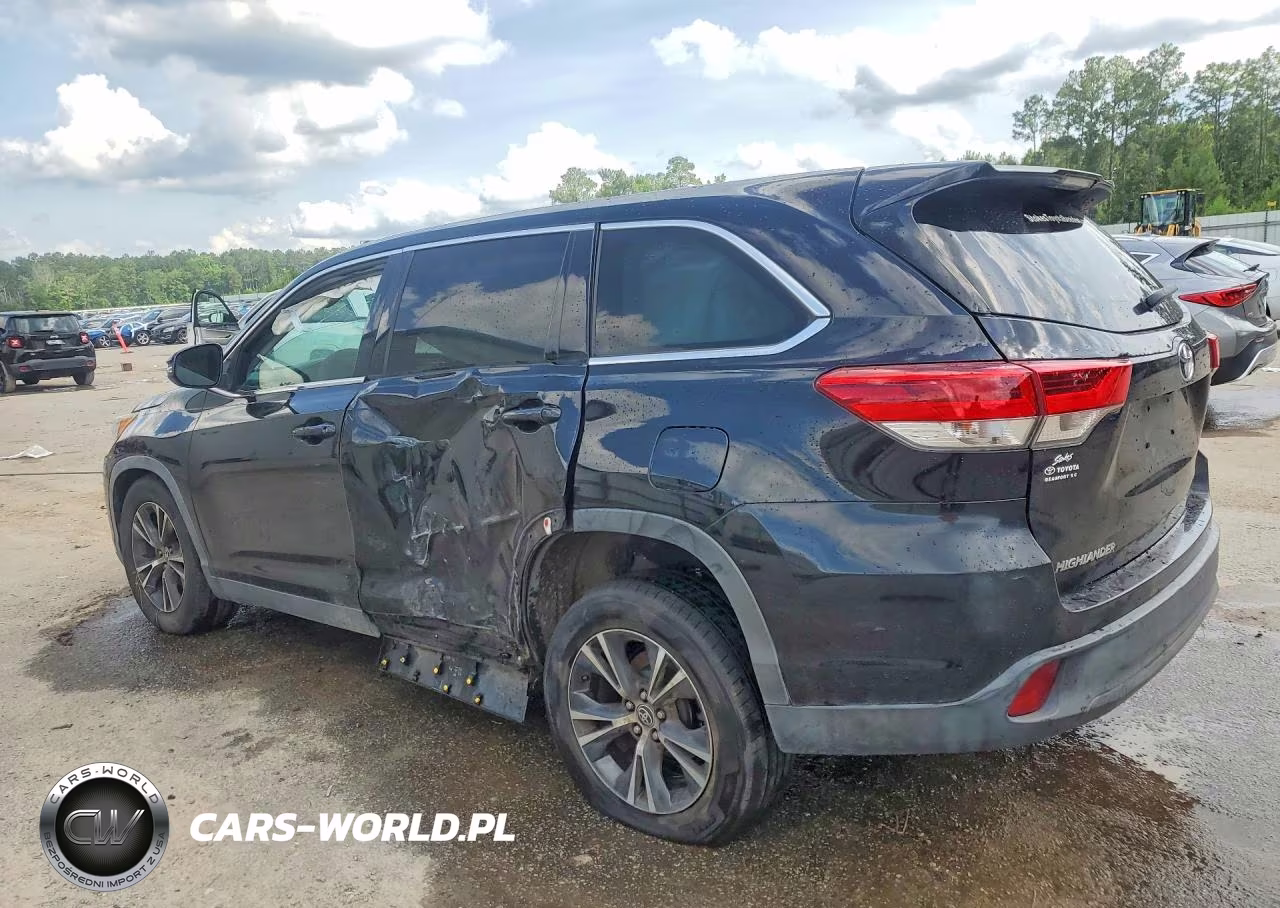 2019 Toyota Highlander Le VIN:5TDZARFH6KS060337 - 2